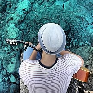 Meet your Posher, Vuk